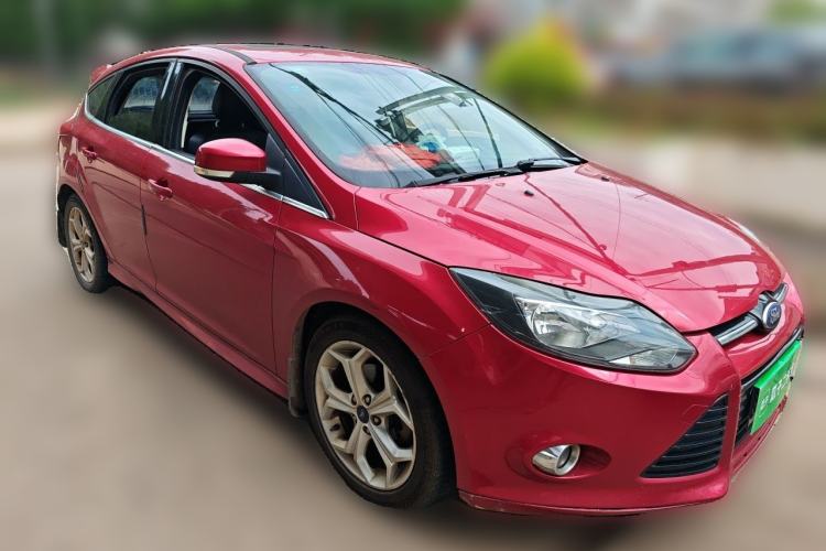 Used Ford Focus 2012 Hatchback 2.0L Automatic Luxury Sport Model Front Right 45 Deg