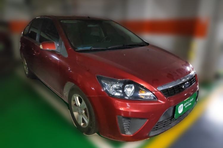 Used Ford Focus 2012 Hatchback Classic 1.8L Manual Base Model Front Right 45 Deg