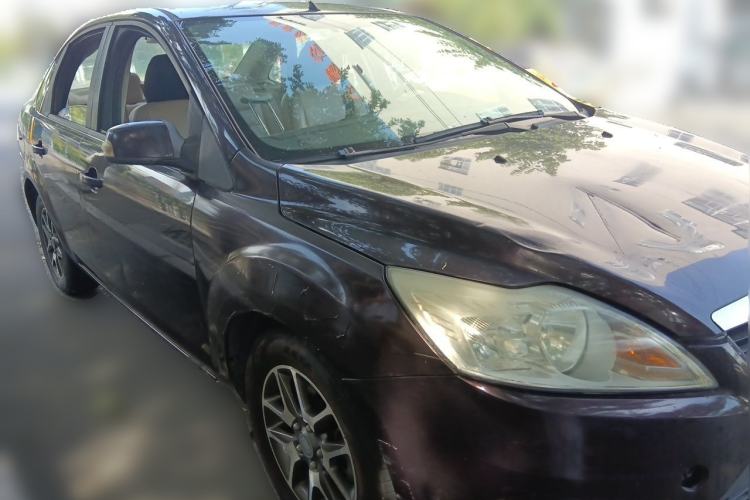 Used Ford Focus 2012 Sedan Classic 1.8L Automatic Base Model Front Right 45 Deg