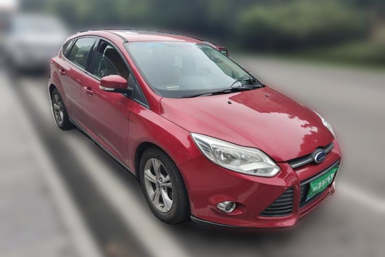 Used Ford Focus 2012 Hatchback 1.6L Automatic Fashion Edition Front Right 45 Deg