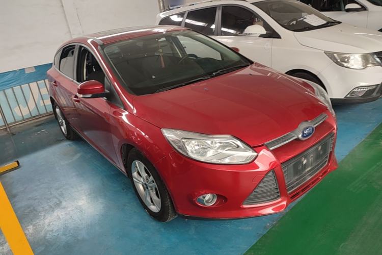 Used Ford Focus 2012 Hatchback 1.6L Automatic Fashion Edition Front Right 45 Deg