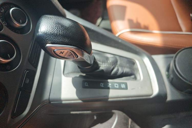 Used Ford Focus 2012 Hatchback 1.6L Automatic Comfort Model Gear Lever