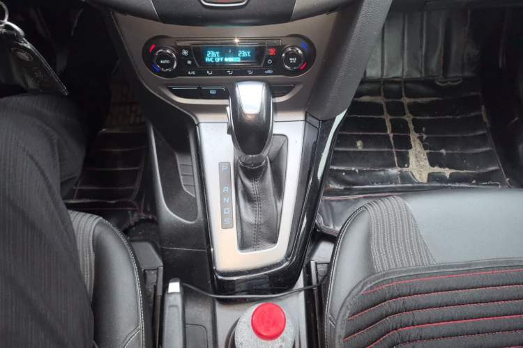 Used Ford Focus 2012 Hatchback 1.6L Automatic Fashion Edition Gear Lever
