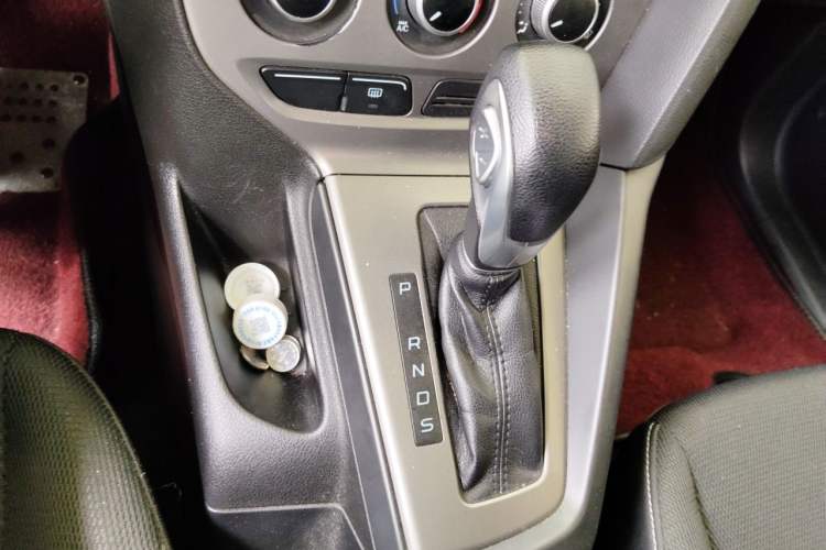 Used Ford Focus 2012 Hatchback 1.6L Automatic Comfort Model Gear Lever