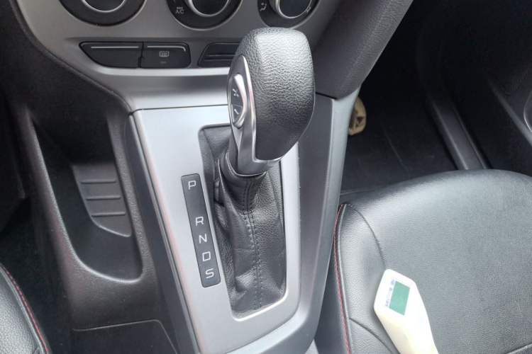 Used Ford Focus 2012 Hatchback 1.6L Automatic Fashion Edition Gear Lever