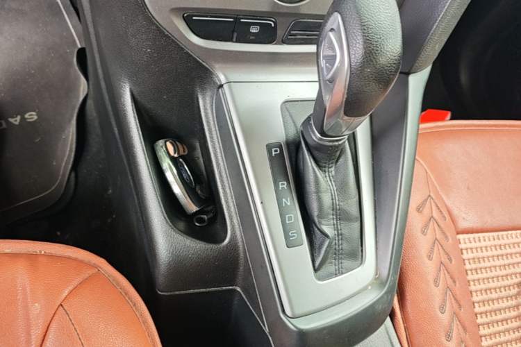 Used Ford Focus 2012 Hatchback 1.6L Automatic Comfort Model Gear Lever