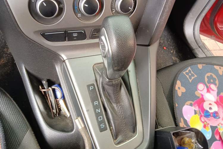 Used Ford Focus 2012 Hatchback 1.6L Automatic Comfort Model Gear Lever