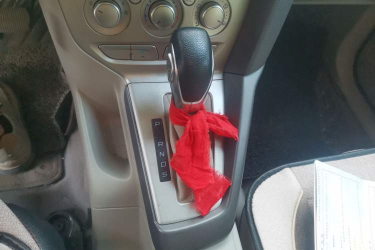 Used Ford Focus 2012 Sedan 1.6L Automatic Comfort Model Gear Lever