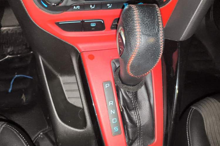 Used Ford Focus 2012 Hatchback 1.6L Automatic Fashion Edition Gear Lever