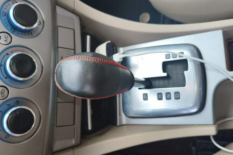 Used Ford Focus 2012 Hatchback Classic 1.8L Automatic Fashion Edition Gear Lever