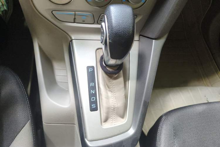 Used Ford Focus 2012 Sedan 1.6L Automatic Comfort Model Gear Lever