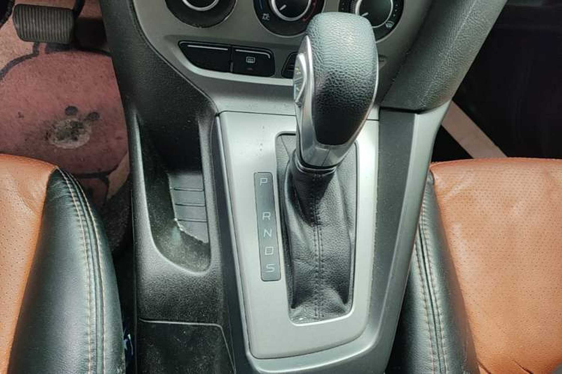 Used Ford Focus 2012 Hatchback 1.6L Automatic Comfort Model Gear Lever