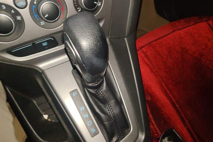 Used Ford Focus 2012 Hatchback 1.6L Automatic Comfort Model Gear Lever