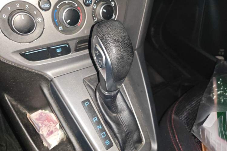 Used Ford Focus 2012 Hatchback 1.6L Automatic Comfort Model Gear Lever