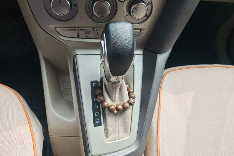 Used Ford Focus 2012 Sedan 1.6L Automatic Comfort Model Gear Lever