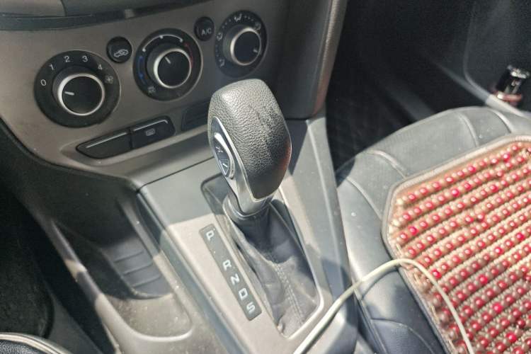 Used Ford Focus 2012 Hatchback 1.6L Automatic Comfort Model Gear Lever