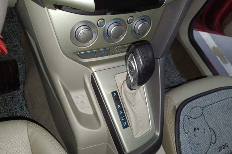 Used Ford Focus 2012 Sedan 1.6L Automatic Comfort Model Gear Lever