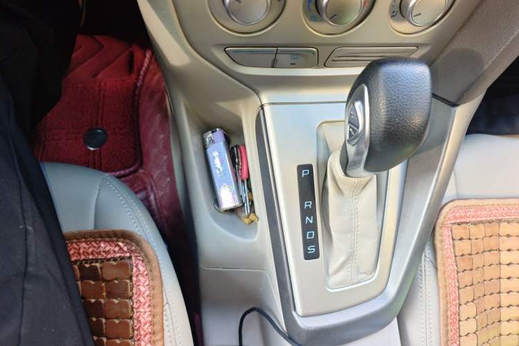Used Ford Focus 2012 Sedan 1.6L Automatic Comfort Model Gear Lever