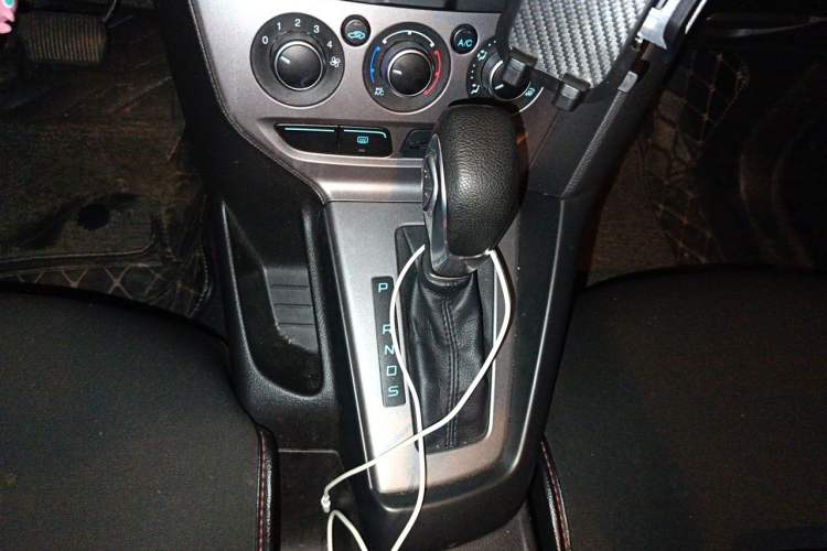 Used Ford Focus 2012 Hatchback 1.6L Automatic Comfort Model Gear Lever