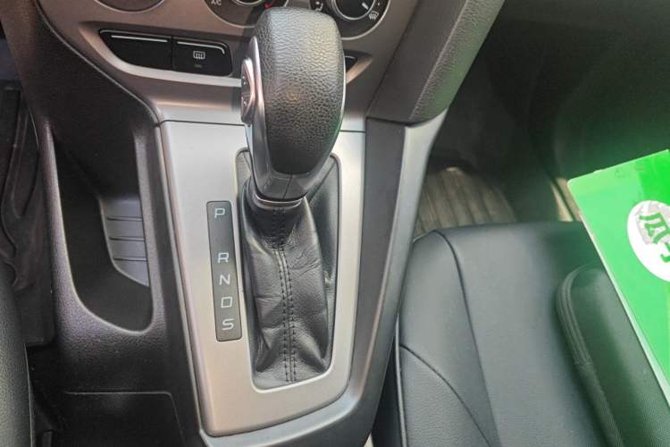 Used Ford Focus 2012 Hatchback 1.6L Automatic Comfort Model Gear Lever