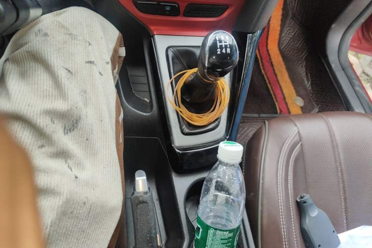 Used Ford Focus 2012 Sedan 1.6L Manual Fashion Edition Gear Lever