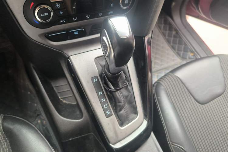 Used Ford Focus 2012 Hatchback 1.6L Automatic Fashion Edition Gear Lever