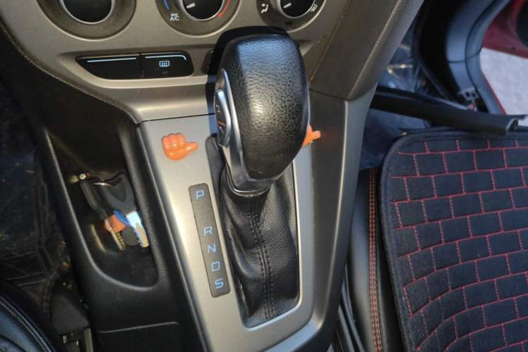 Used Ford Focus 2012 Hatchback 1.6L Automatic Comfort Model Gear Lever
