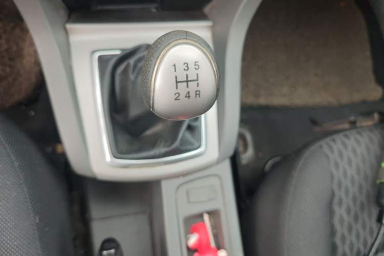 Used Ford Focus 2012 Hatchback Classic 1.8L Manual Base Model Gear Lever