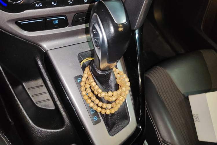 Used Ford Focus 2012 Hatchback 1.6L Automatic Fashion Edition Gear Lever