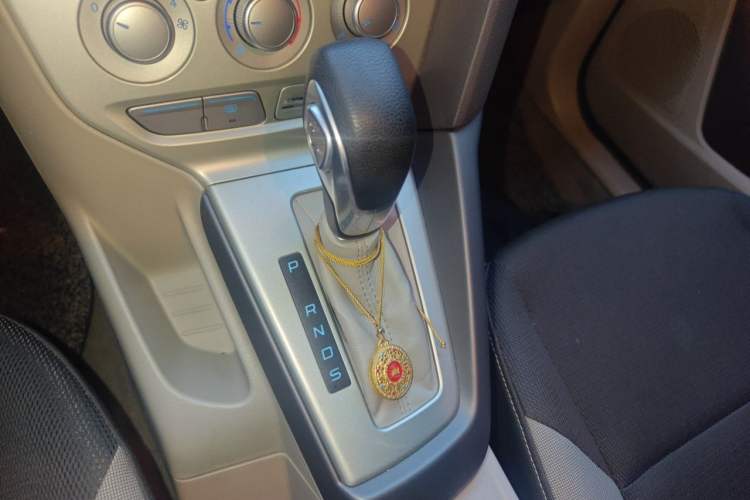 Used Ford Focus 2012 Sedan 1.6L Automatic Comfort Model Gear Lever