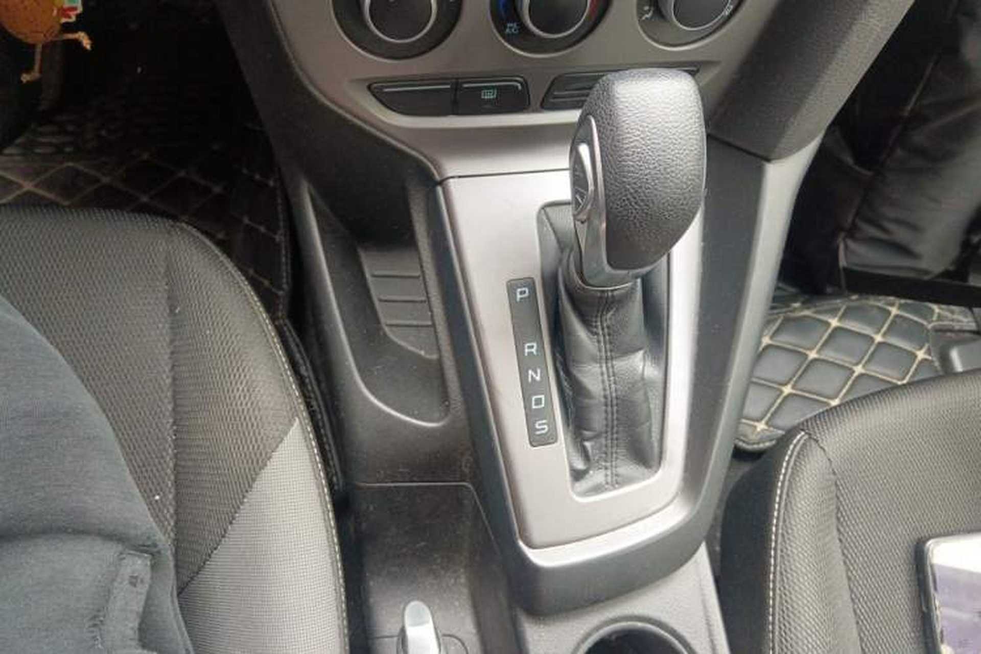 Used Ford Focus 2012 Hatchback 1.6L Automatic Comfort Model Gear Lever