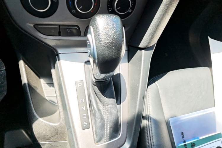 Used Ford Focus 2012 Hatchback 1.6L Automatic Comfort Model Gear Lever