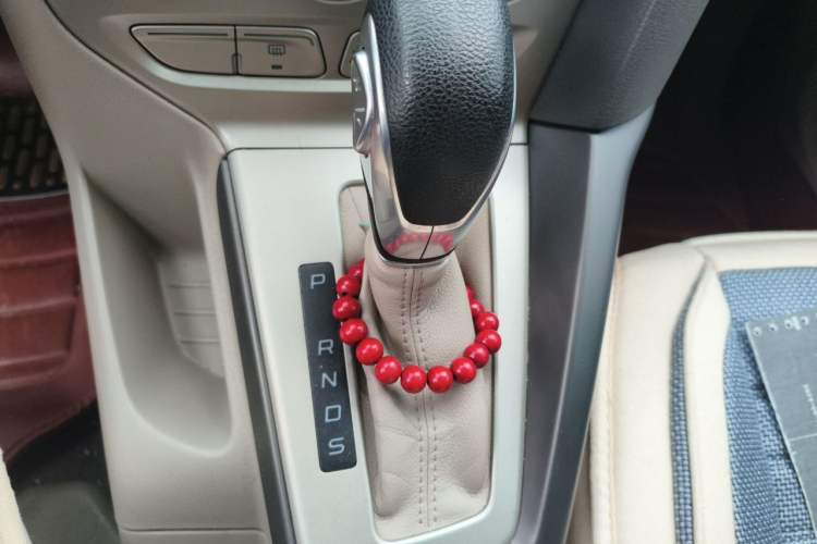 Used Ford Focus 2012 Sedan 1.6L Automatic Comfort Model Gear Lever