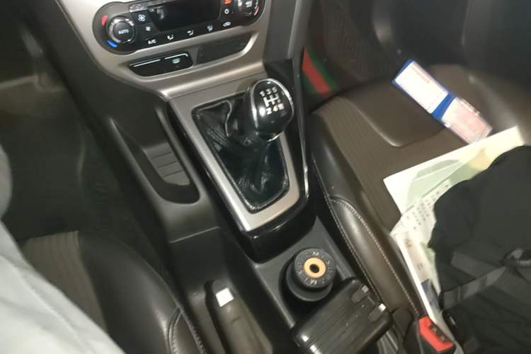 Used Ford Focus 2012 Hatchback 1.6L Manual Fashion Edition Gear Lever