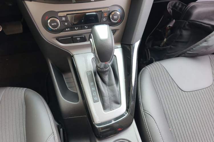 Used Ford Focus 2012 Hatchback 1.6L Automatic Fashion Edition Gear Lever