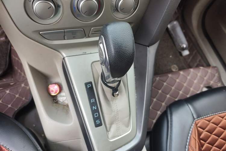 Used Ford Focus 2012 Sedan 1.6L Automatic Comfort Model Gear Lever
