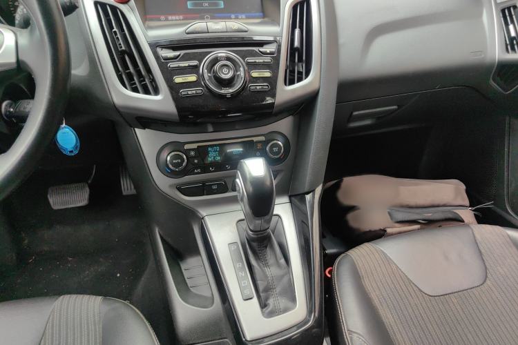 Used Ford Focus 2012 Hatchback 1.6L Automatic Fashion Edition Gear Lever