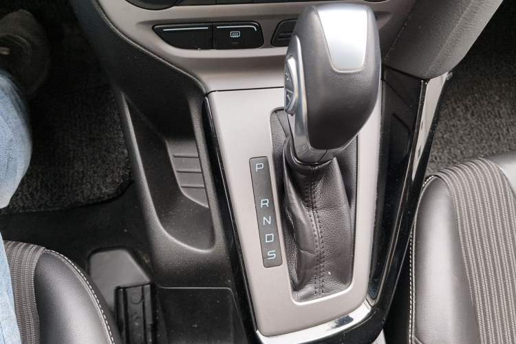 Used Ford Focus 2012 Hatchback 1.6L Automatic Fashion Edition Gear Lever