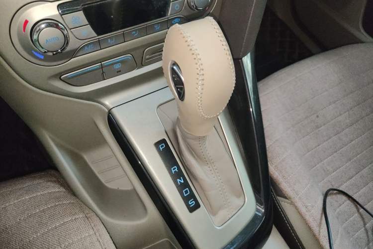 Used Ford Focus 2012 Hatchback 1.6L Automatic Fashion Edition Gear Lever