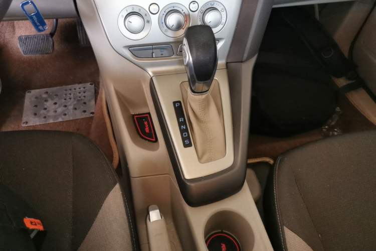 Used Ford Focus 2012 Sedan 1.6L Automatic Comfort Model Gear Lever