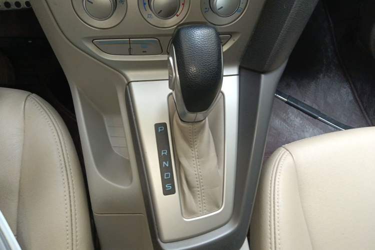 Used Ford Focus 2012 Sedan 1.6L Automatic Comfort Model Gear Lever