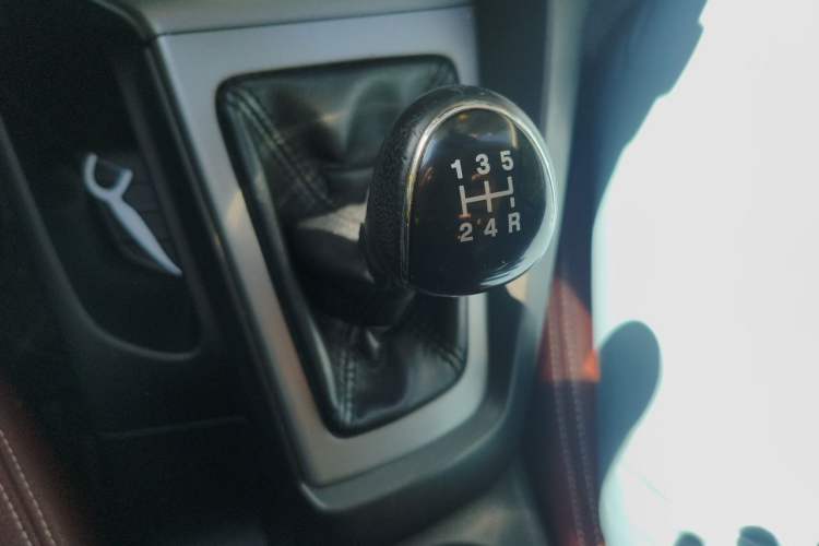 Used Ford Focus 2012 Hatchback 1.6L Manual Comfort Model Gear Lever
