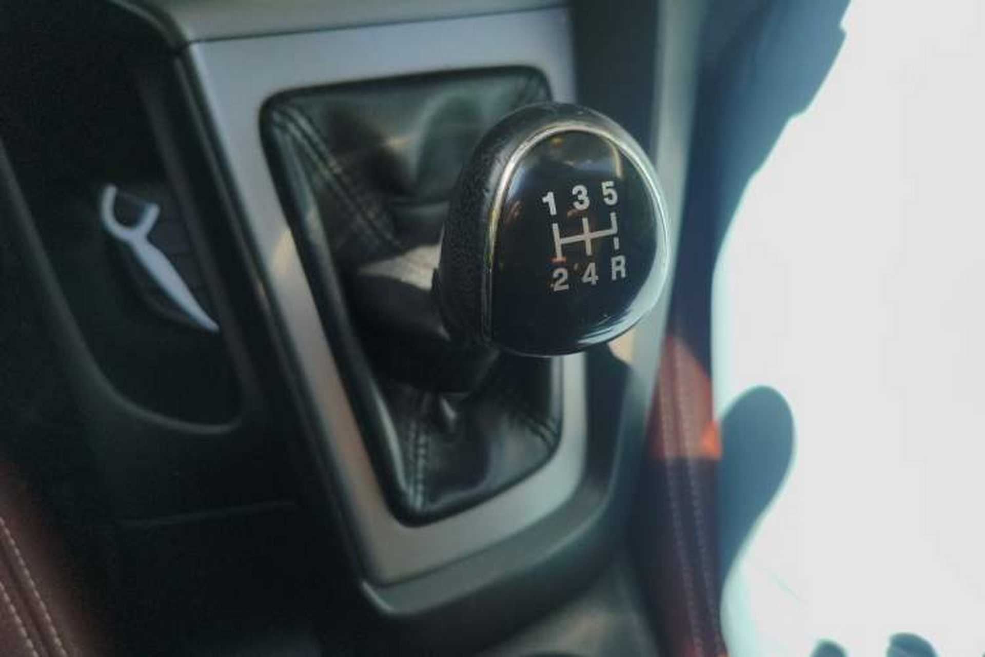 Used Ford Focus 2012 Hatchback 1.6L Manual Comfort Model Gear Lever