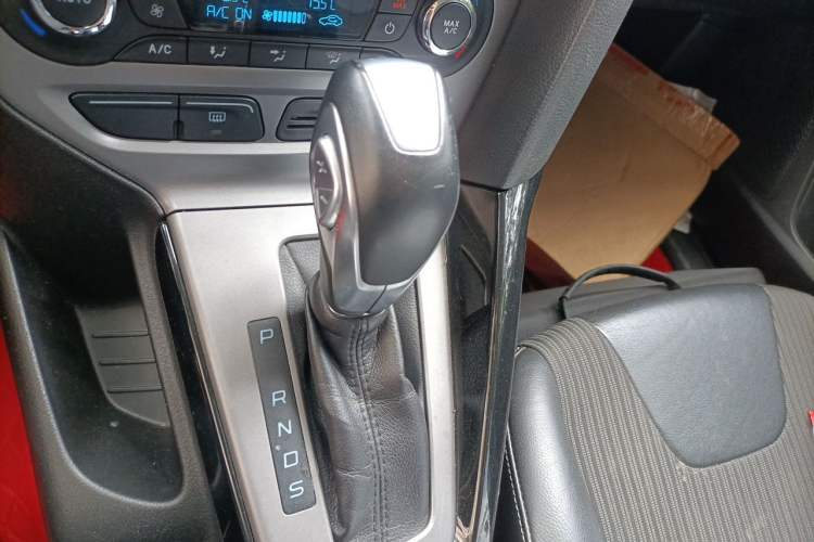 Used Ford Focus 2012 Hatchback 1.6L Automatic Fashion Edition Gear Lever