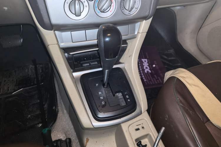 Used Ford Focus 2012 Sedan Classic 1.8L Automatic Base Model Gear Lever