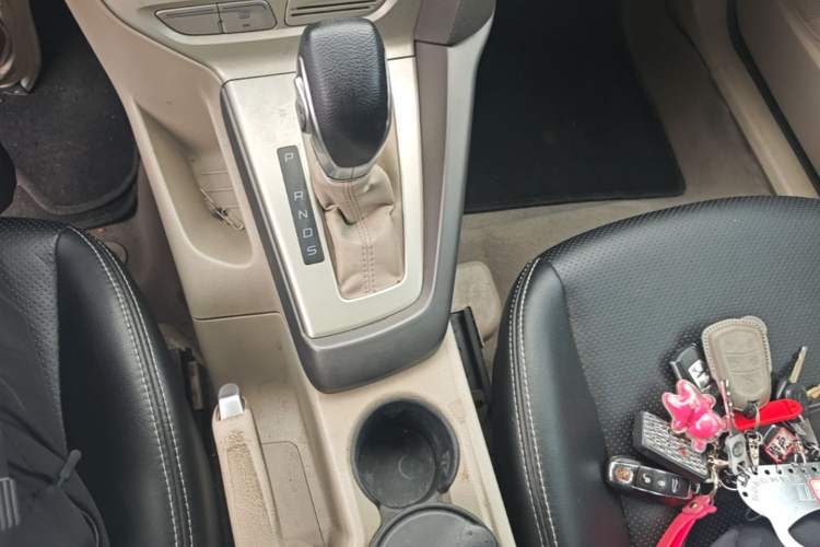 Used Ford Focus 2012 Sedan 1.6L Automatic Comfort Model Gear Lever