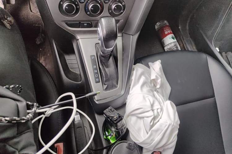 Used Ford Focus 2012 Hatchback 1.6L Automatic Comfort Model Gear Lever