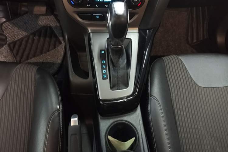 Used Ford Focus 2012 Hatchback 1.6L Automatic Fashion Edition Gear Lever