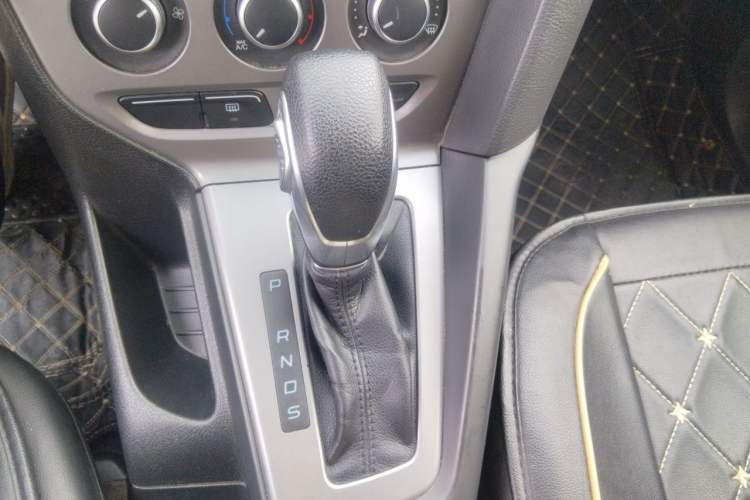 Used Ford Focus 2012 Hatchback 1.6L Automatic Comfort Model Gear Lever