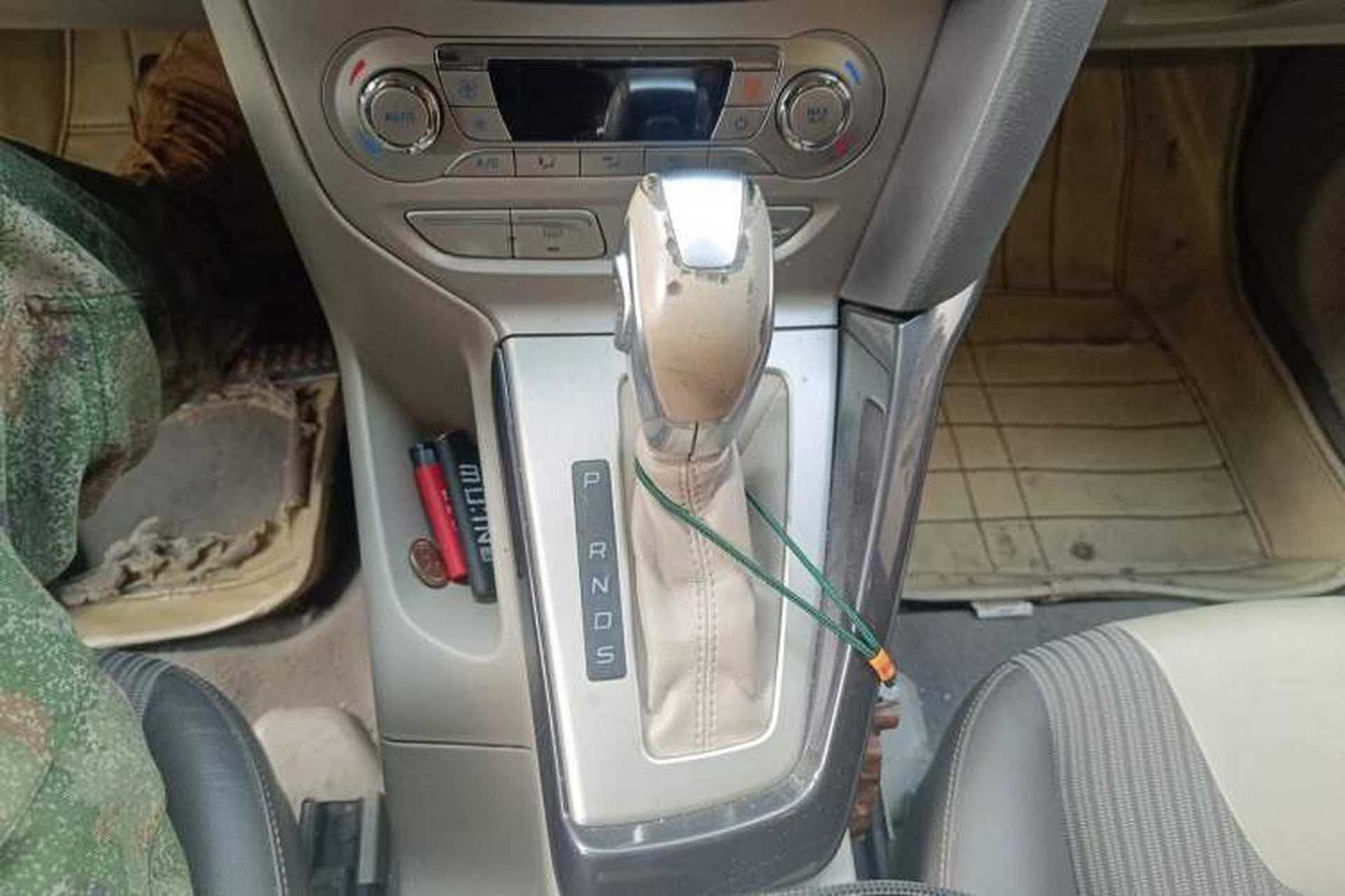 Used Ford Focus 2012 Hatchback 1.6L Automatic Fashion Edition Gear Lever